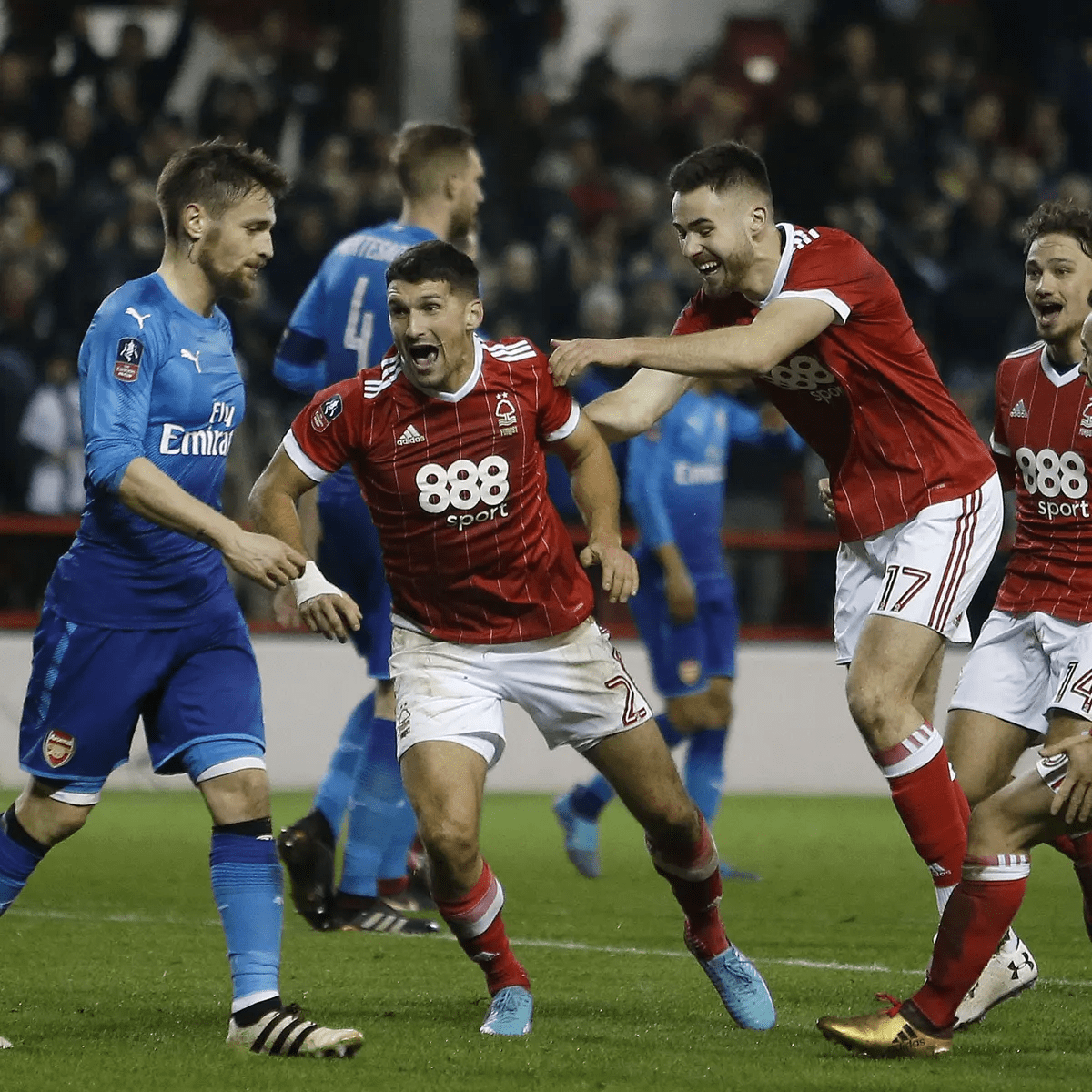 州勇士进入 州勇士进入